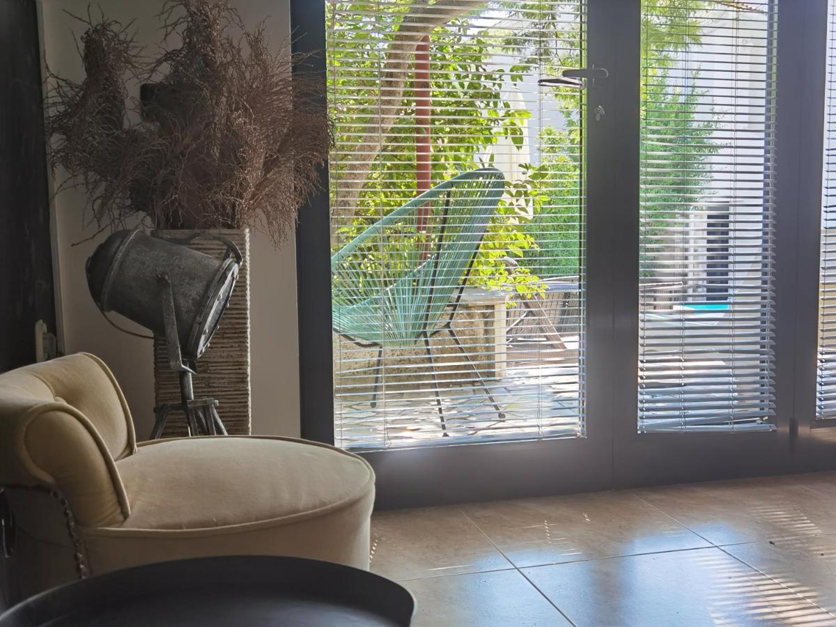 Pine And Lime Apartments พูลา ภายนอก รูปภาพ
