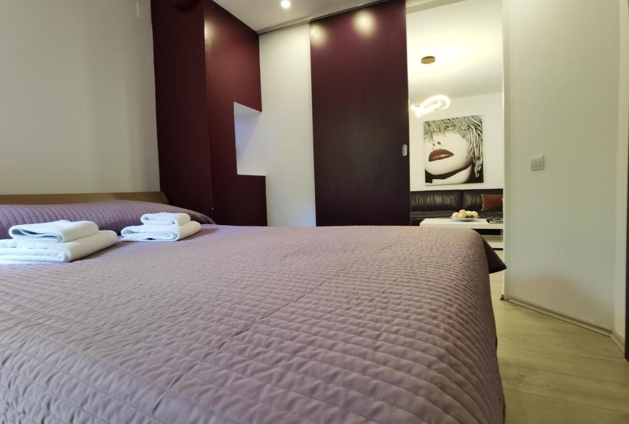 Pine And Lime Apartments พูลา ภายนอก รูปภาพ