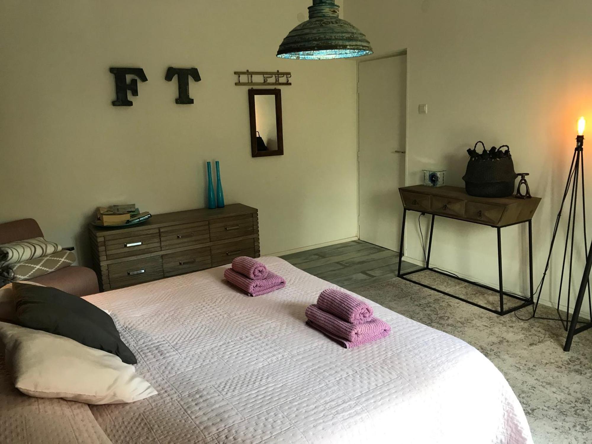 Pine And Lime Apartments พูลา ภายนอก รูปภาพ