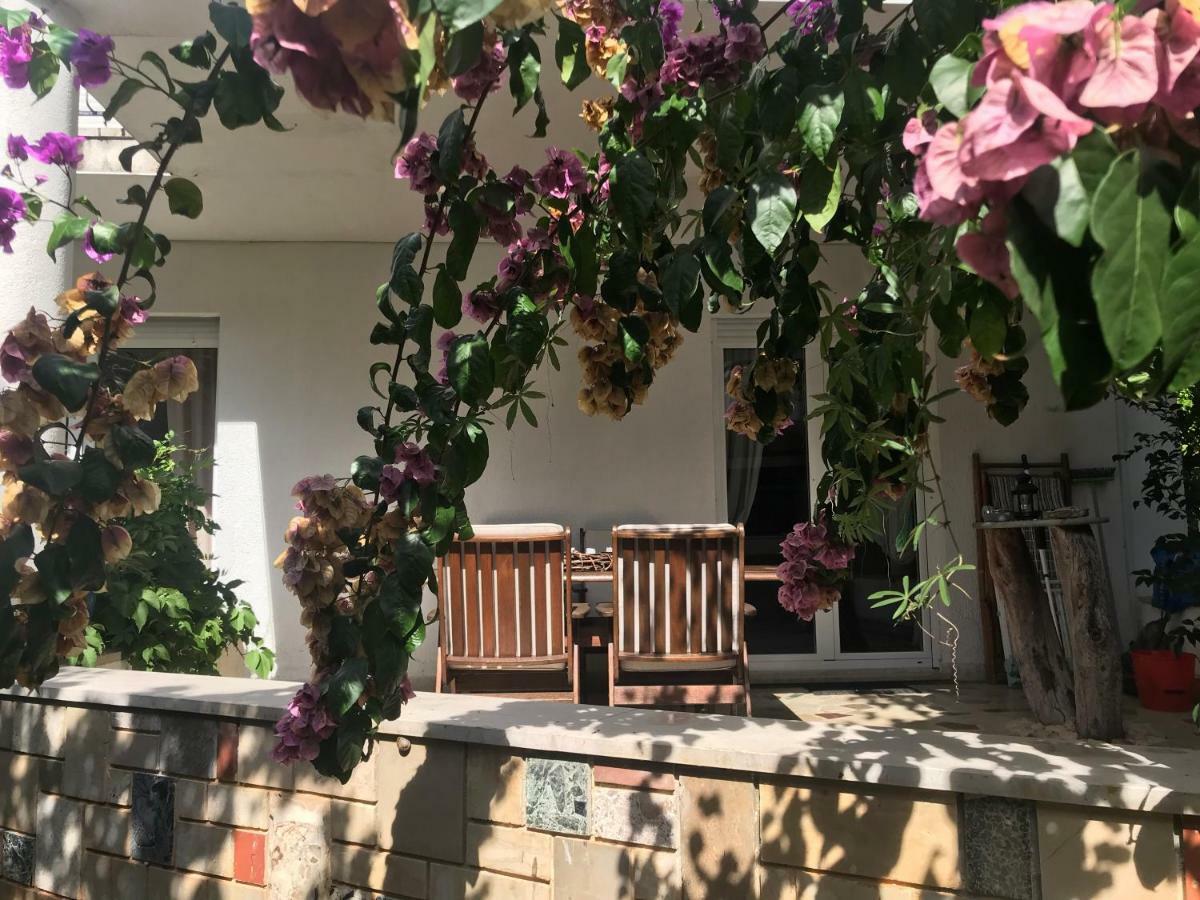 Pine And Lime Apartments พูลา ภายนอก รูปภาพ